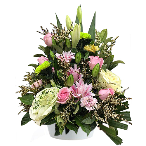 Unbeatable sweetness of this. Featuring roses, chrysanthemums, carnations, songbirds & stargazer lilies in shades of pink & white. Perfect for all occasions including birthdays, anniversaries & more.