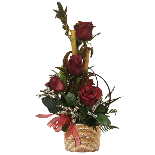 The perfect five. Show a friend, partner or loved one how much you care with this classical design. Delight your recipient with these high-quality roses.